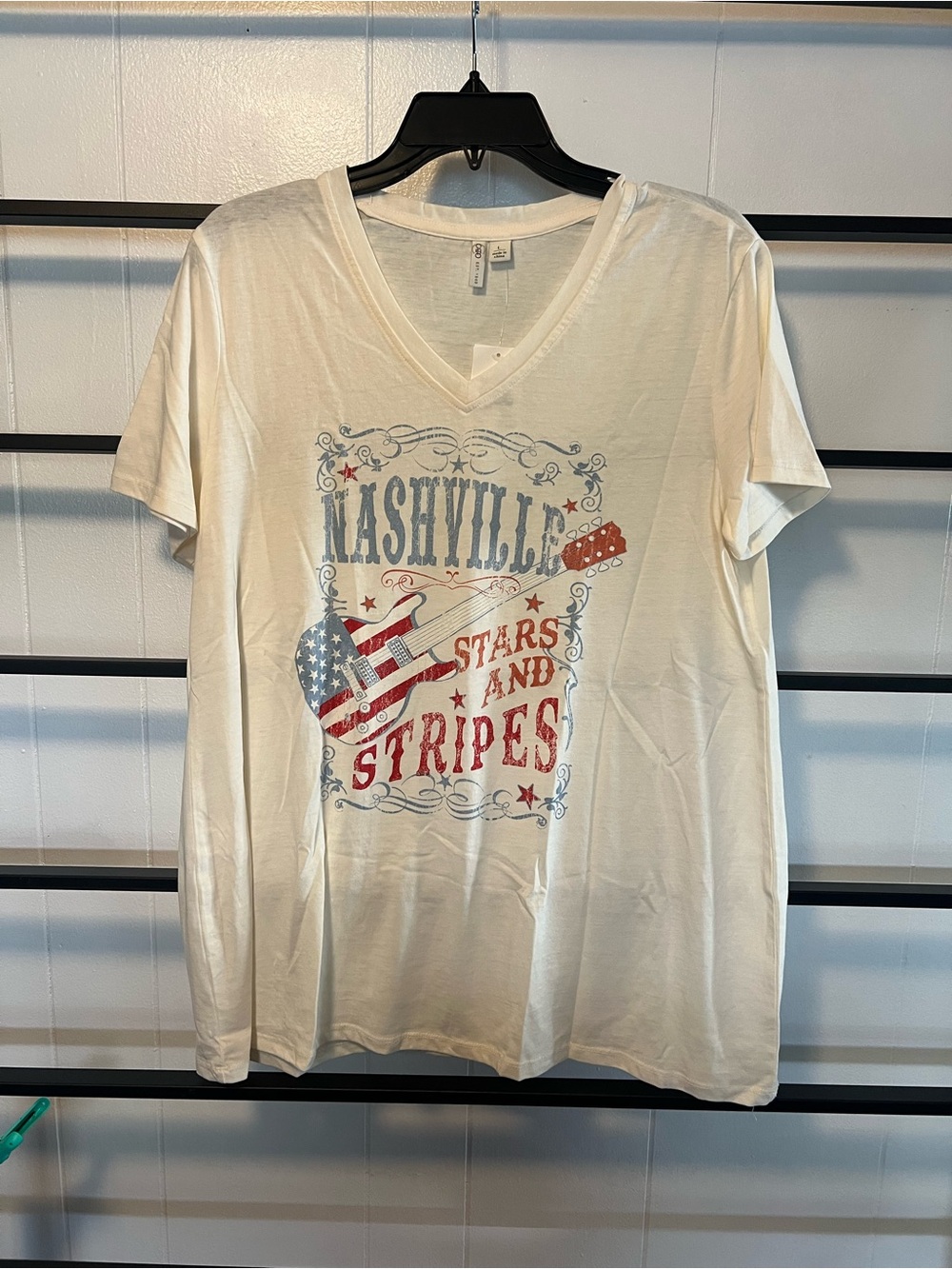 NWT CATO Women's Large, V neck, Short Sleeve, NASHVILLE THEMED Shirt, A1